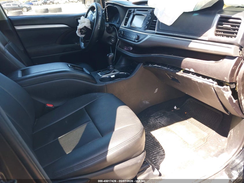 2017 TOYOTA HIGHLANDER auction photo 5