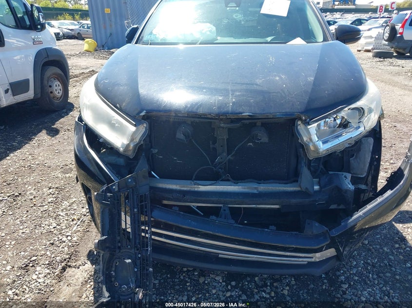 2017 TOYOTA HIGHLANDER auction photo 6
