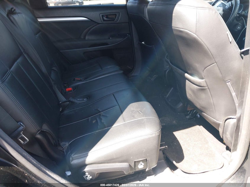 2017 TOYOTA HIGHLANDER auction photo 8