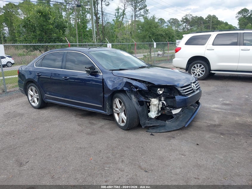 1VWBS7A3XFC004078 VOLKSWAGEN PASSAT Photo 1