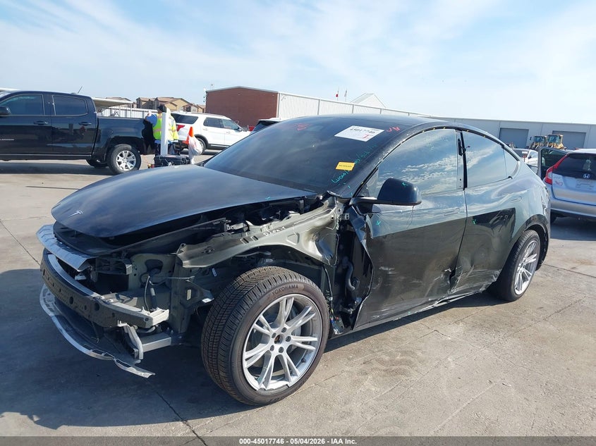 2024 Tesla Model Y Long Range Dual Motor All-Wheel Drive 7SAYGDEE7RA255947 photo 1