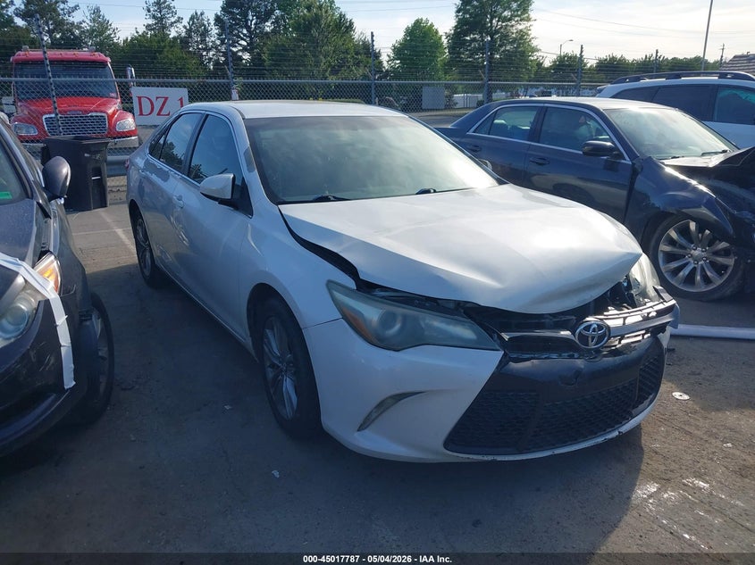 2015 TOYOTA CAMRY SE