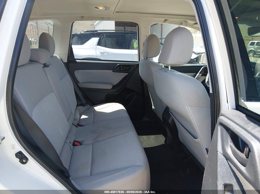 2017 SUBARU FORESTER auction photo 8