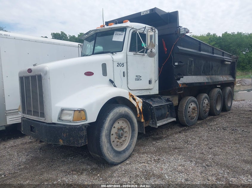 2002 PETERBILT 385 auction photo 2