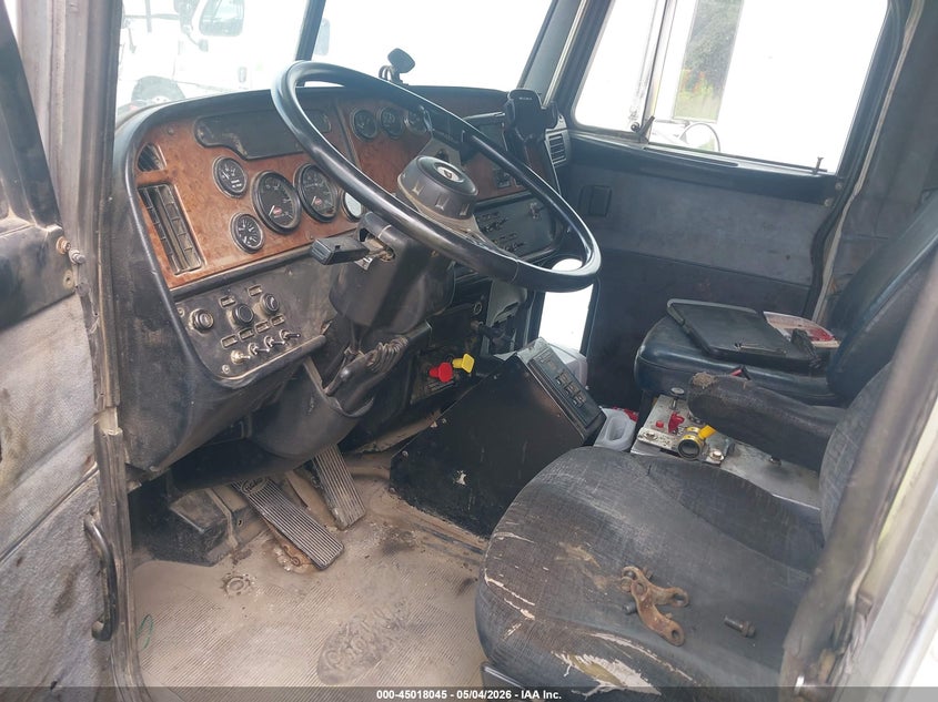 2002 PETERBILT 385 auction photo 6