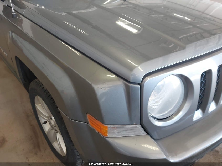 2014 JEEP PATRIOT auction photo 6