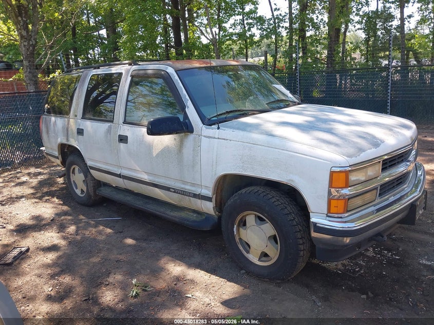 CHEVROLET TAHOE 1999. Lot# 45018283. VIN 1GNEK13R1XJ521658. Photo 1