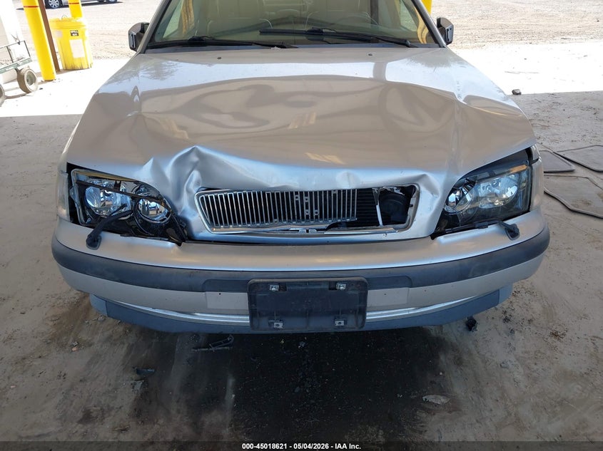 2000 Volvo S40 A/As VIN: YV1VS2550YF435135 Lot: 45018621