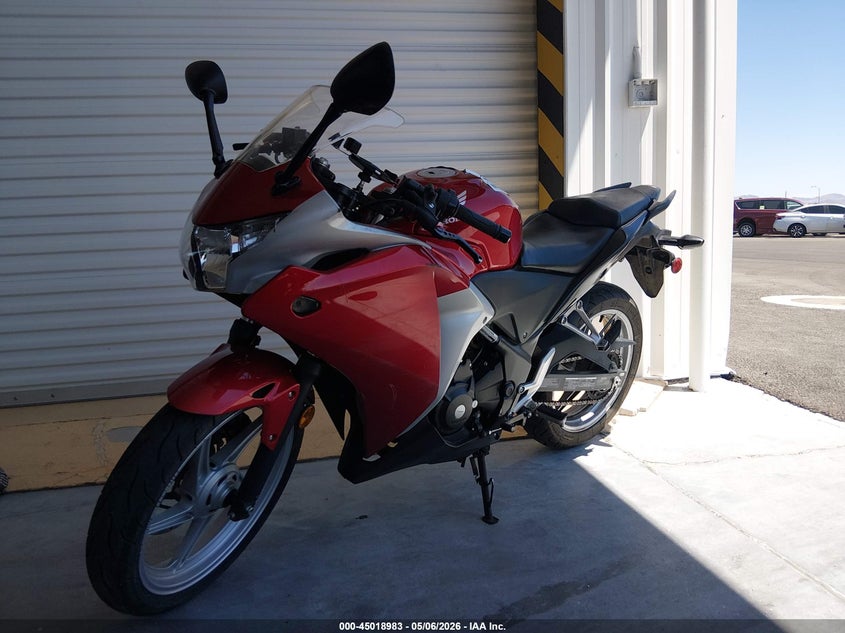 MLHMC4100C5208401 2012 Honda Cbr250 R photo 1