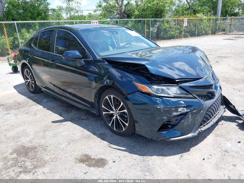 2018 TOYOTA CAMRY SE