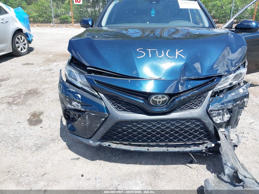 2018 TOYOTA CAMRY auction photo 6