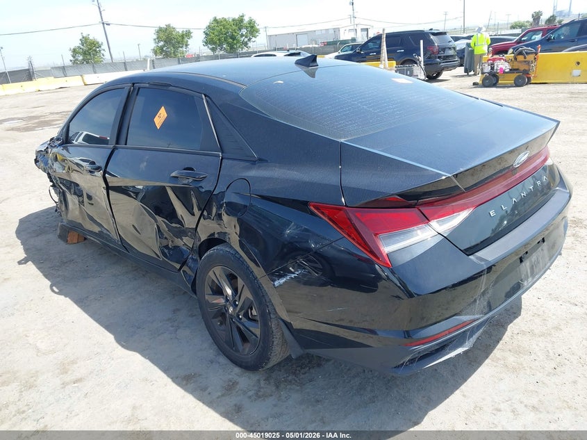 2023 HYUNDAI ELANTRA auction photo 3