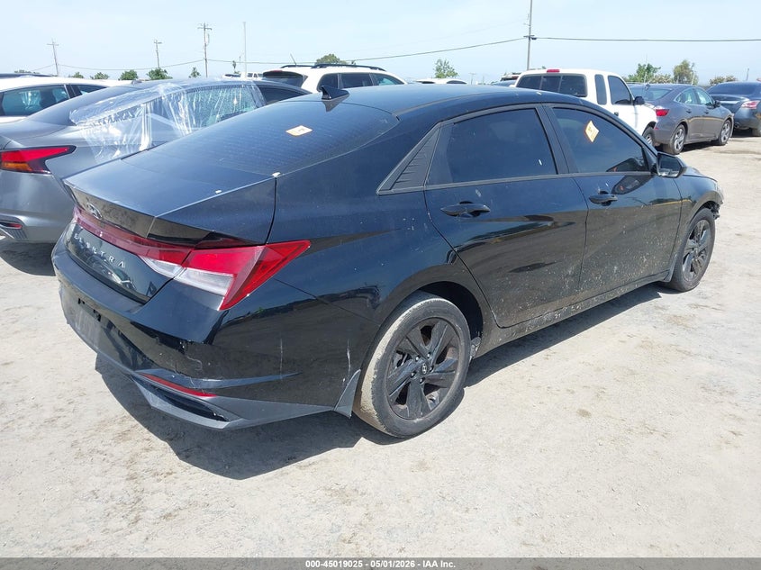 2023 HYUNDAI ELANTRA auction photo 4
