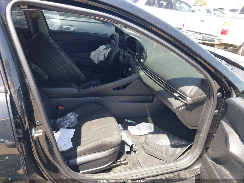 2023 HYUNDAI ELANTRA auction photo 5