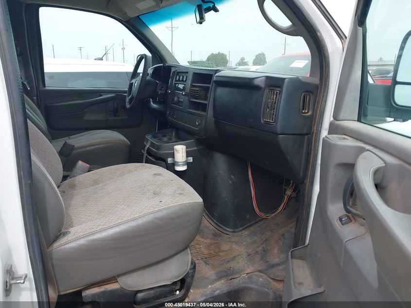 2014 CHEVROLET EXPRESS 2500 auction photo 5