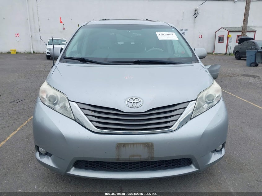 2011 Toyota Sienna 3.5 Xle V6 silver Lot 111045019638 Vin 5TDYK3DC2BS147603