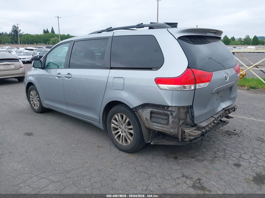 2011 Toyota Sienna 3.5 Xle V6 silver Lot 111045019638 Vin 5TDYK3DC2BS147603