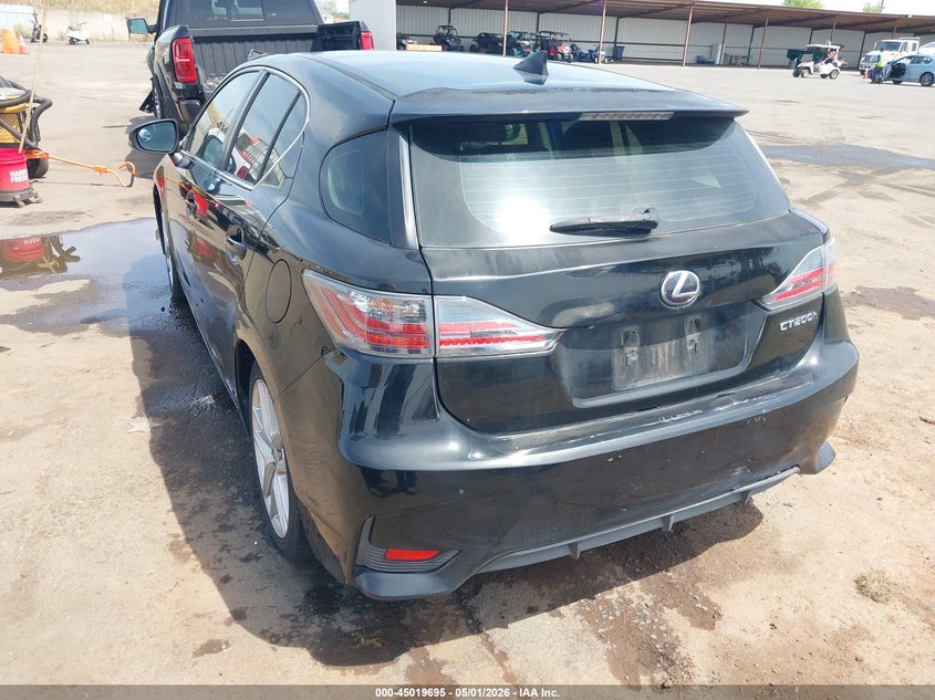 Vin: jthkd5bh5e2181247, lot: 45517178, lexus ct 200h 20143