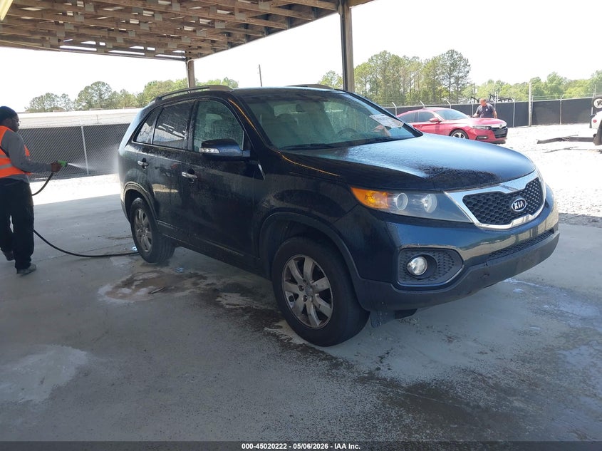 2013 KIA SORENTO LX