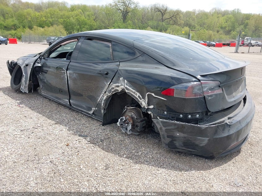 Vin: 5yjsa1e60nf468523, lot: 45518562, tesla model s plaid tri motor all-wheel drive 20223