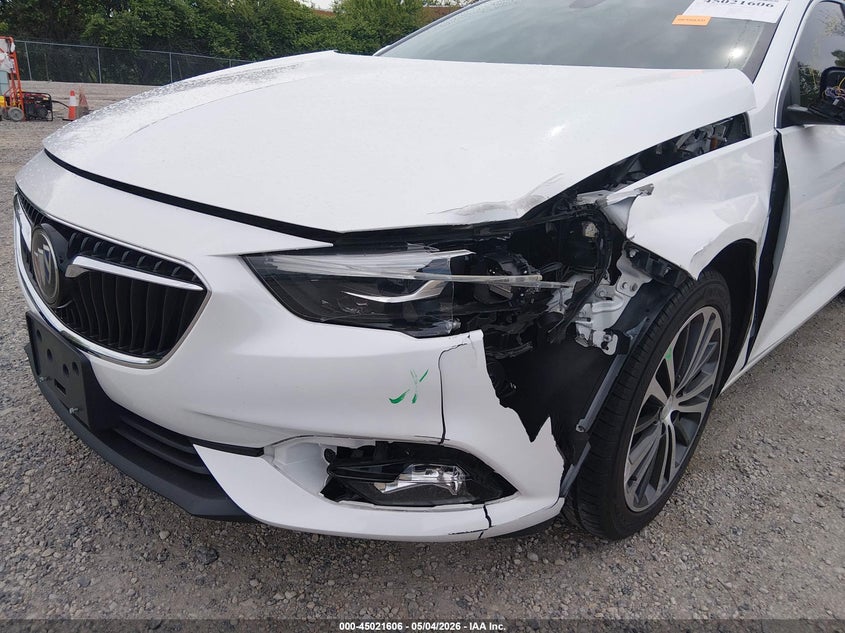 2018 Buick Regal Sportback Essence VIN: W04GR6SX8J1081871 Lot: 45021606