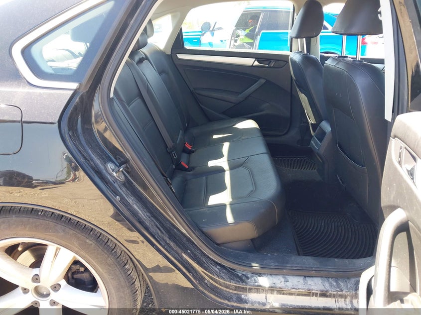 2012 Volkswagen Passat 2.5 2.5L Se black Lot 111045021775 Vin 1VWBP7A34CC014490