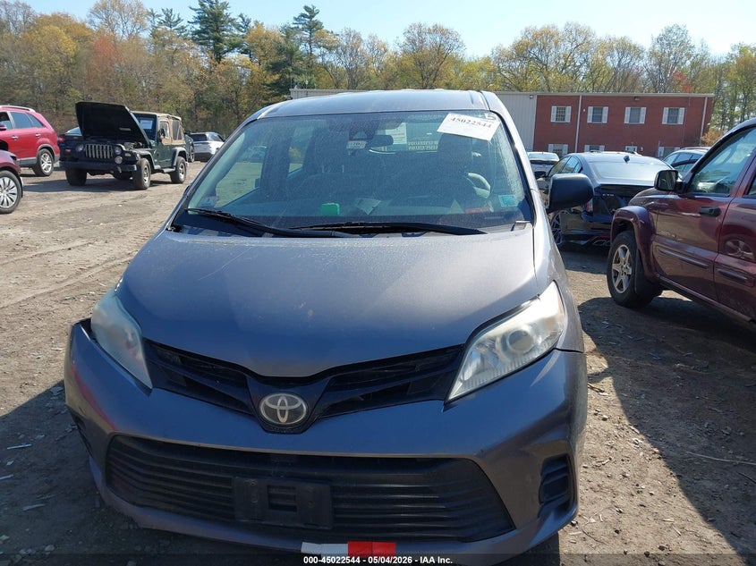 TOYOTA SIENNA - zdjęcie 12