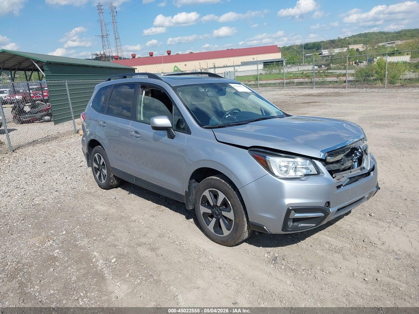 SUBARU FORESTER 2017. Lot# 45022555. VIN JF2SJAGC5HH555763. Photo 1