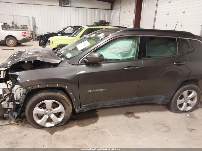 Фото 13 - JEEP COMPASS
