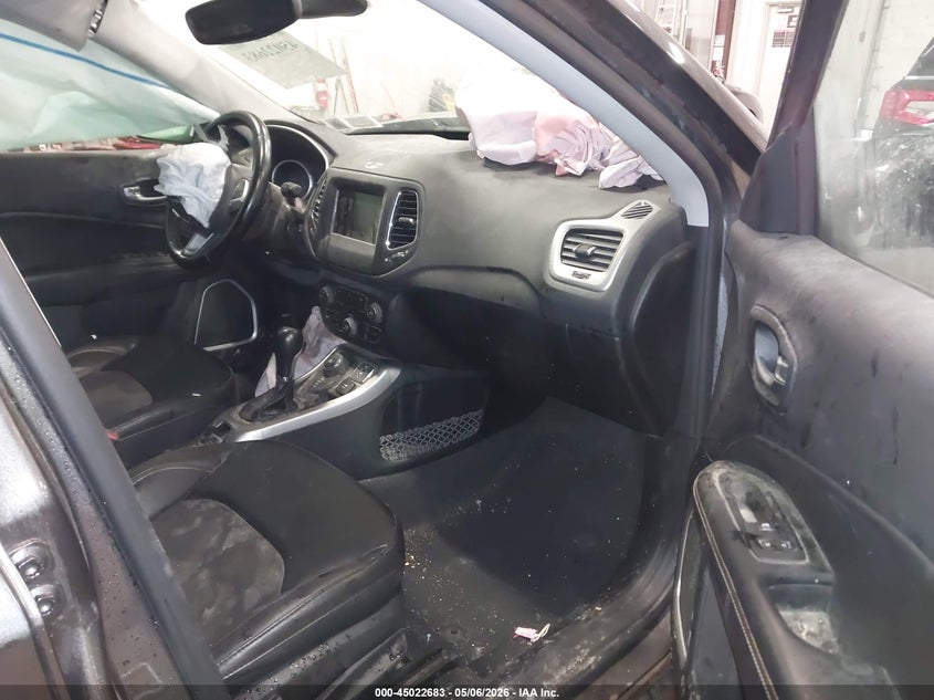 2020 JEEP COMPASS auction photo 5