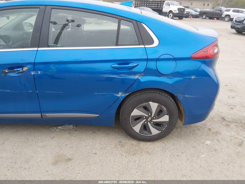 2018 HYUNDAI IONIQ HYBRID auction photo 6
