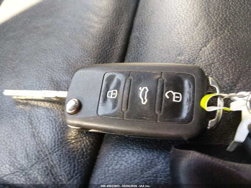2013 Volkswagen Golf R 2-Door VIN: WVWRF7AJ7DW042187 Lot: 45022903