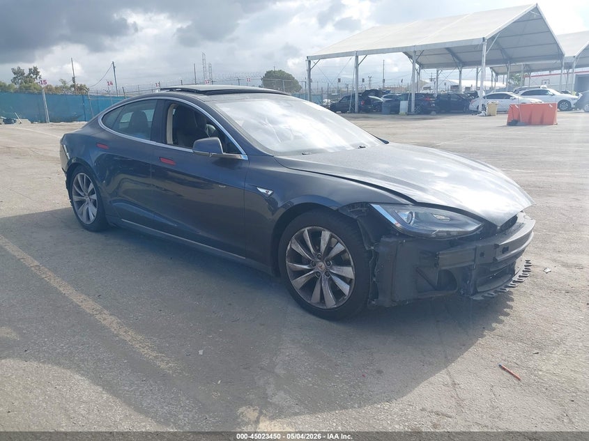 TESLA MODEL S 2015. Lot# 45023450. VIN 5YJSA1E25FF115922. Photo 1