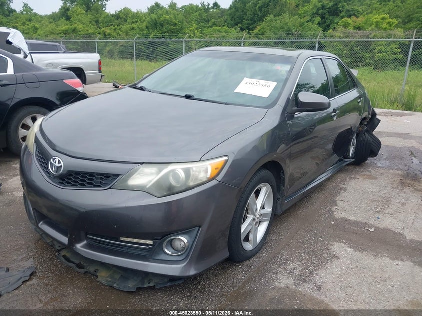 2013 TOYOTA CAMRY auction photo 2