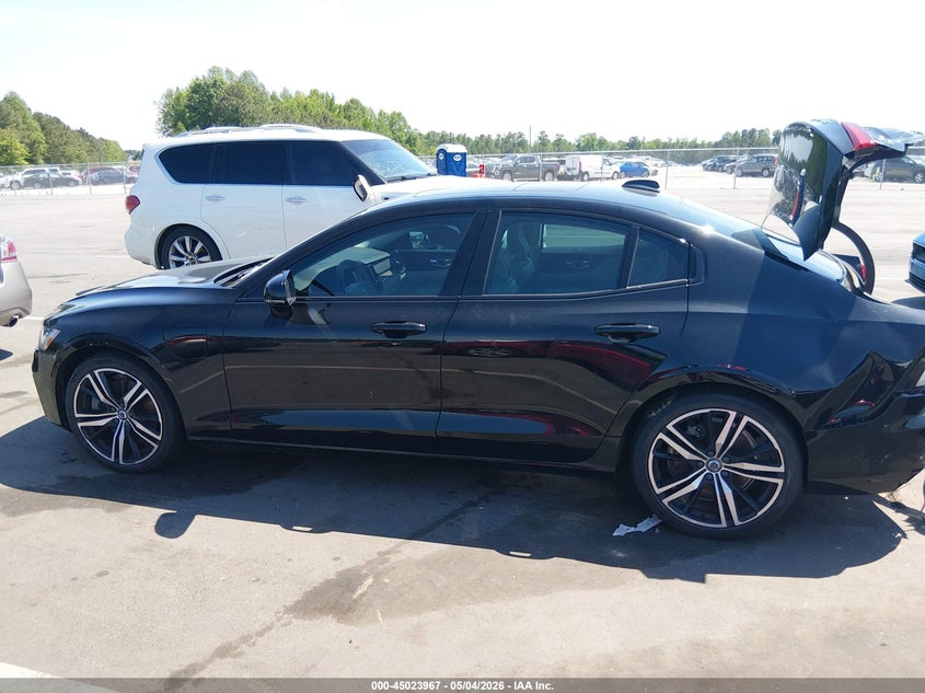 2022 Volvo S60 Recharge Plug-In Hybrid T8 R-Design Expression VIN: 7JRBR0FZ4NG154487 Lot: 45023967
