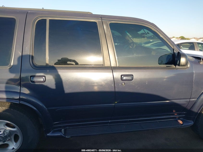 1999 Ford Explorer Eddie Bauer/Limited/Xlt VIN: 1FMZU34E9XZA02530 Lot: 45024571