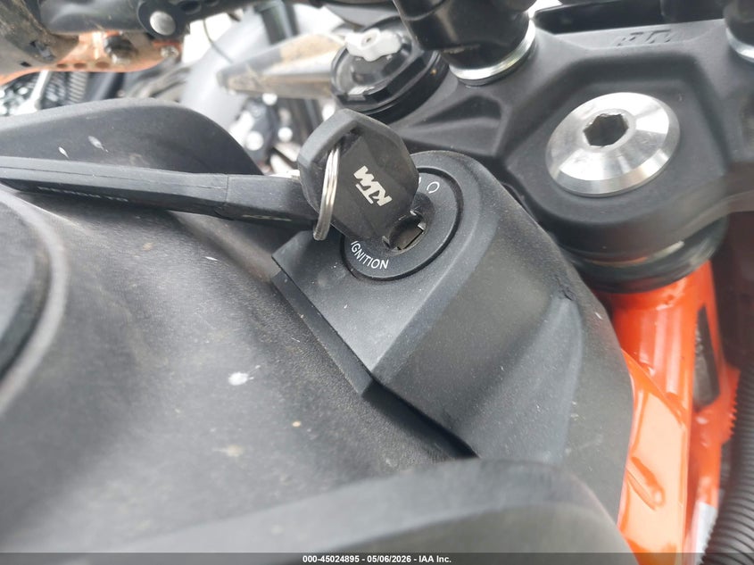 2024 Ktm 390 Duke VIN: MD2JPJ403RN238810 Lot: 45024895