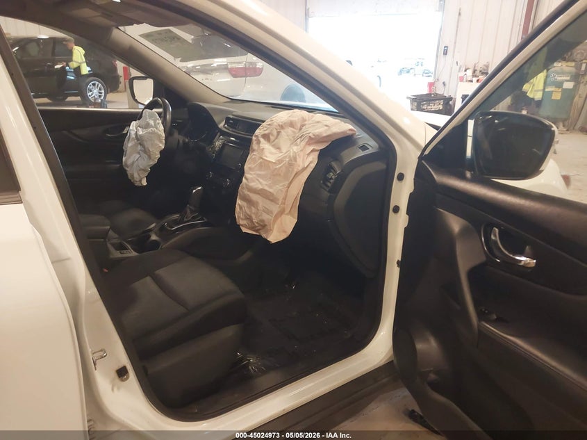 2018 NISSAN ROGUE auction photo 5