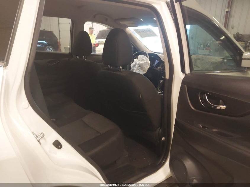 2018 NISSAN ROGUE auction photo 8
