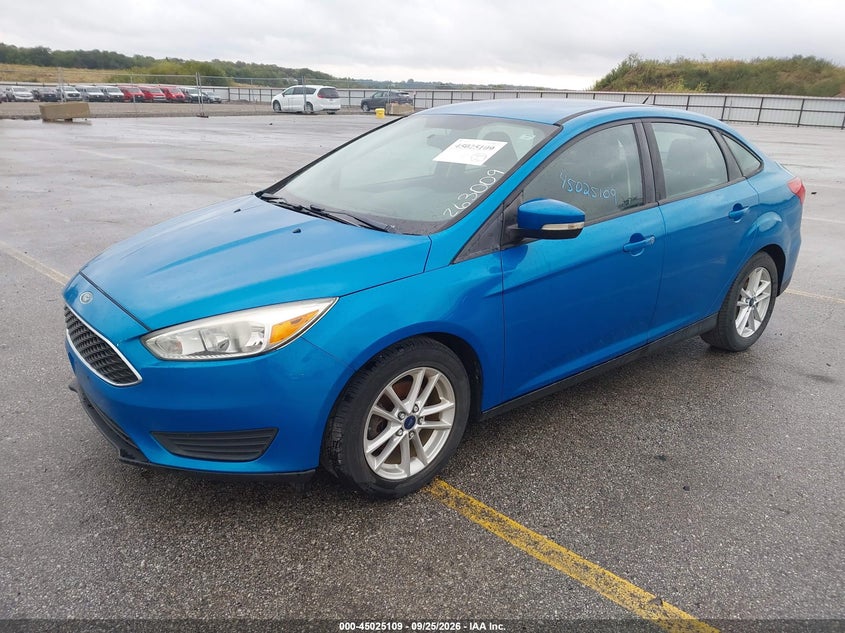 Vin: 1fadp3f29fl263009, lot: 45522623, ford focus se 20152