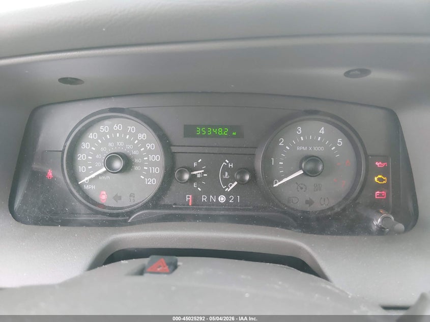2008 Mercury Grand Marquis Gs VIN: 2MEFM74V38X600777 Lot: 45025292