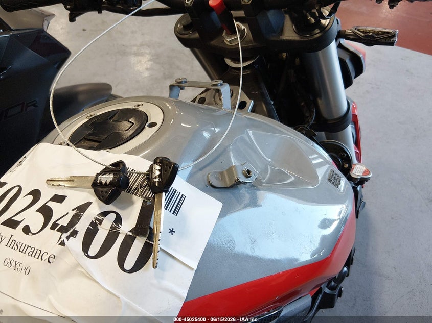 2024 Suzuki Gsx800 R VIN: JS1EM11B1R7100347 Lot: 45025400