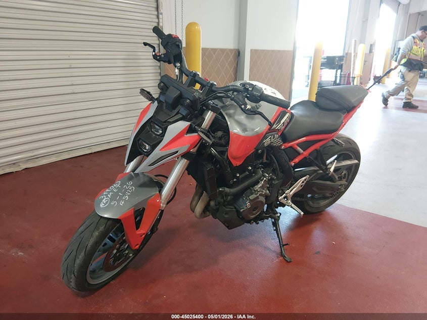 2024 SUZUKI GSX800 auction photo 2