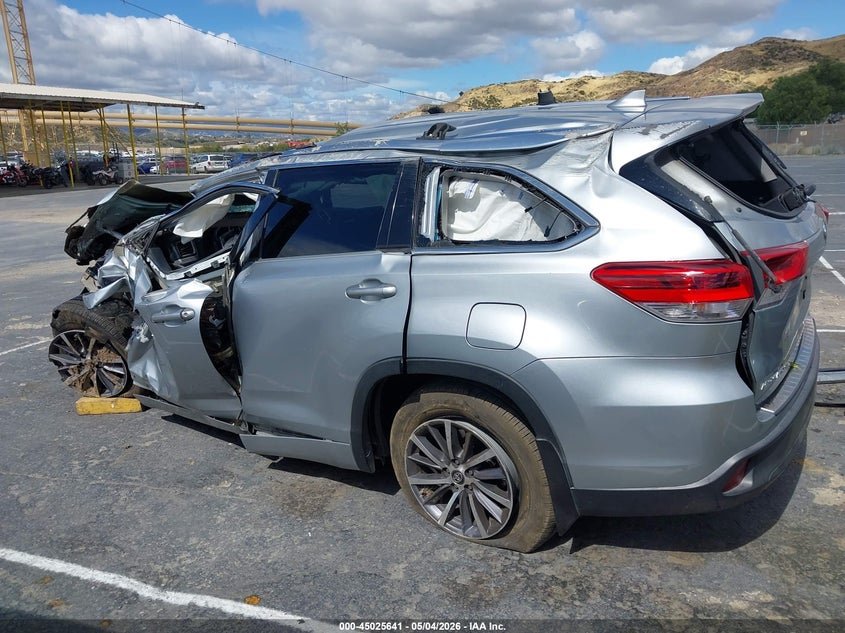 VIN 5TDJZRFHXJS526288 2018 TOYOTA HIGHLANDER XLE