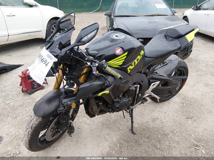 2021 HONDA CBR1000 auction photo 2