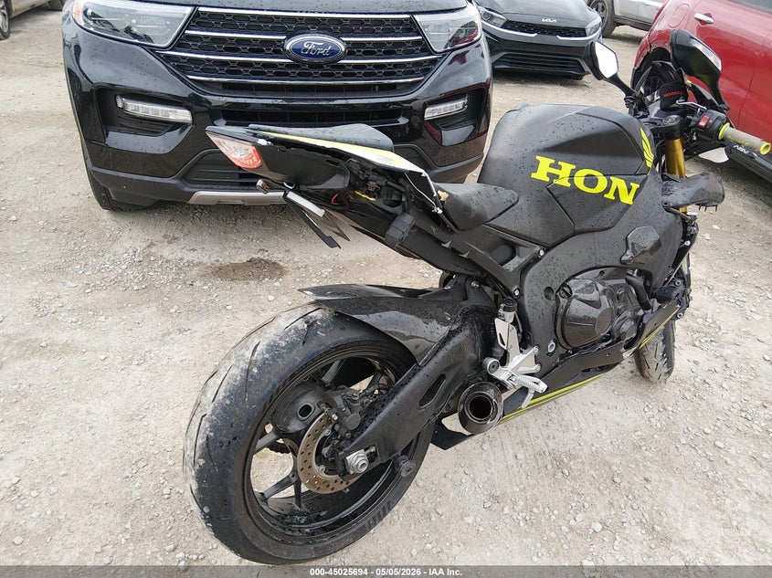 2021 HONDA CBR1000 auction photo 4
