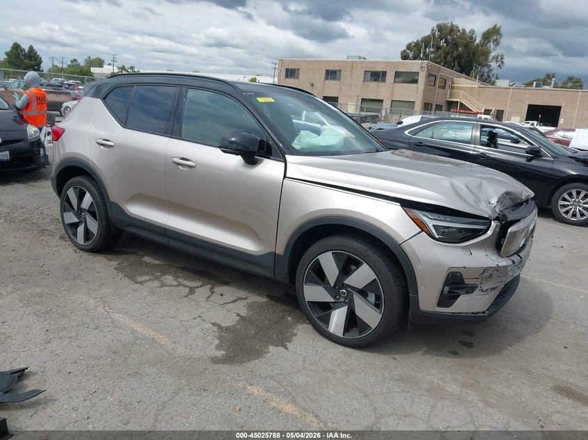2023 VOLVO XC40 RECHARGE PURE ELECTRIC auction photo 1