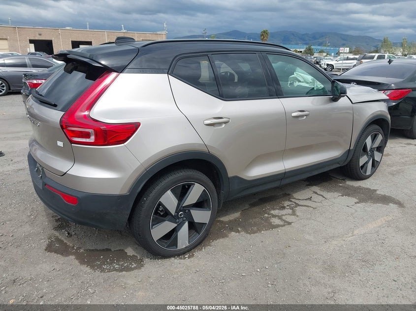 2023 VOLVO XC40 RECHARGE PURE ELECTRIC auction photo 4