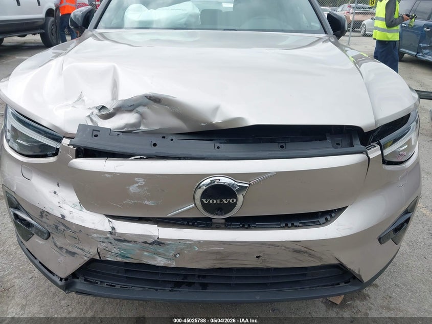 2023 VOLVO XC40 RECHARGE PURE ELECTRIC auction photo 6
