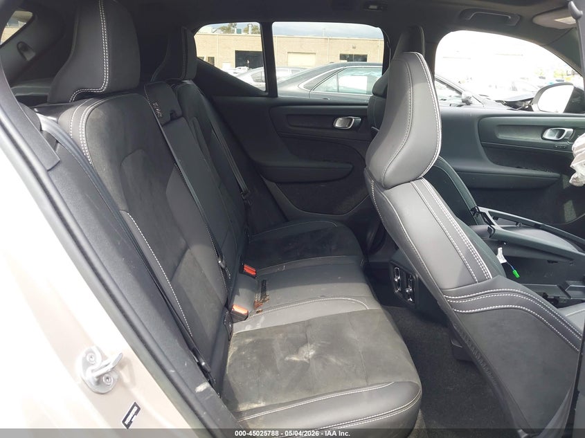 2023 VOLVO XC40 RECHARGE PURE ELECTRIC auction photo 8